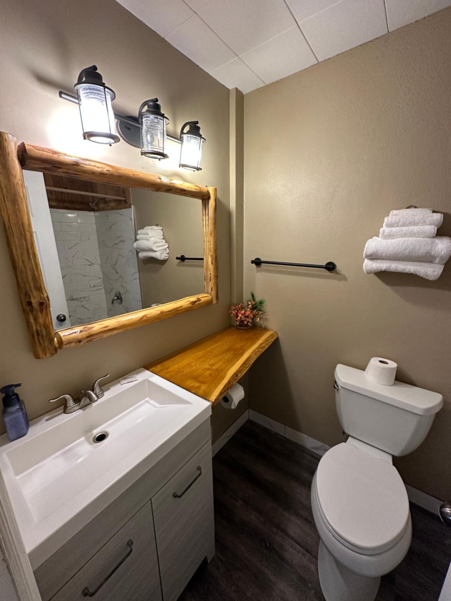 Pinecrest Motel Nipigon 외부 사진